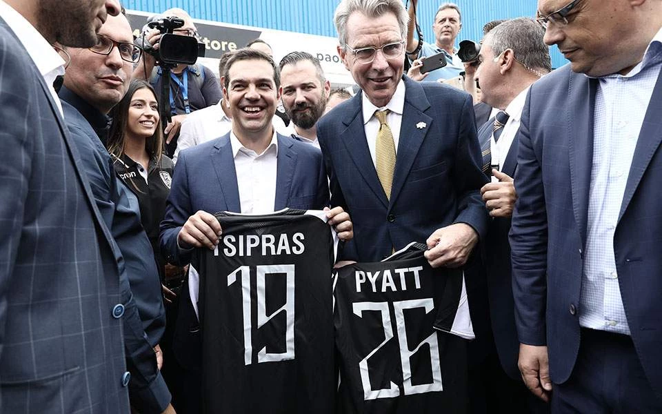 «Ο Α. Τσίπρας ξεπούλησε τα πάντα» – Οργισμένη ανακοίνωση οπαδών του ΠΑΟΚ – «Τα όργανα της νέας τάξης βαρούσαν παιδάκια και ηλικιωμένους»